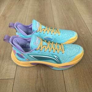 US-9. Li-Ning superlight 2024.